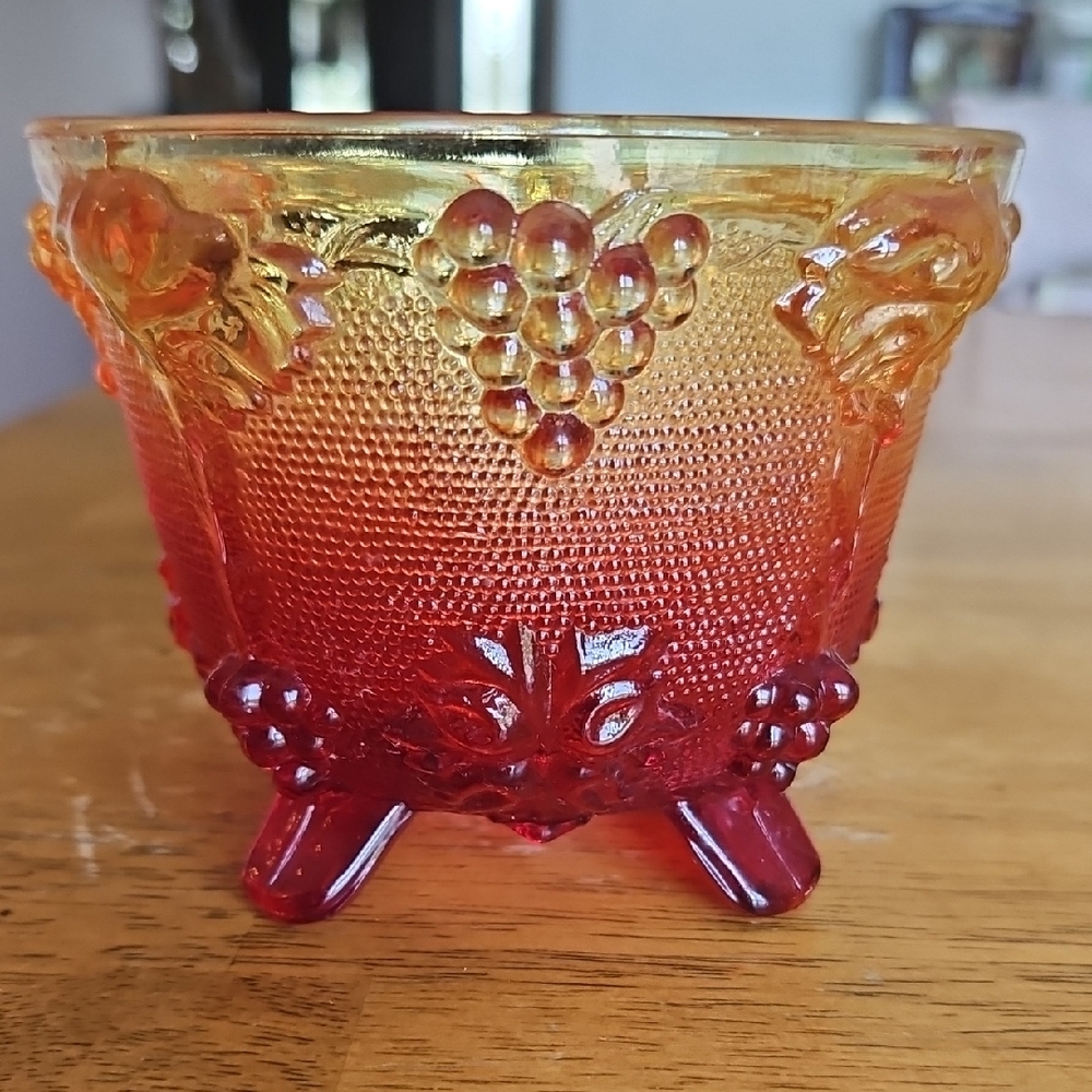 Source Unknown Red and Yellow Glass Bowl
